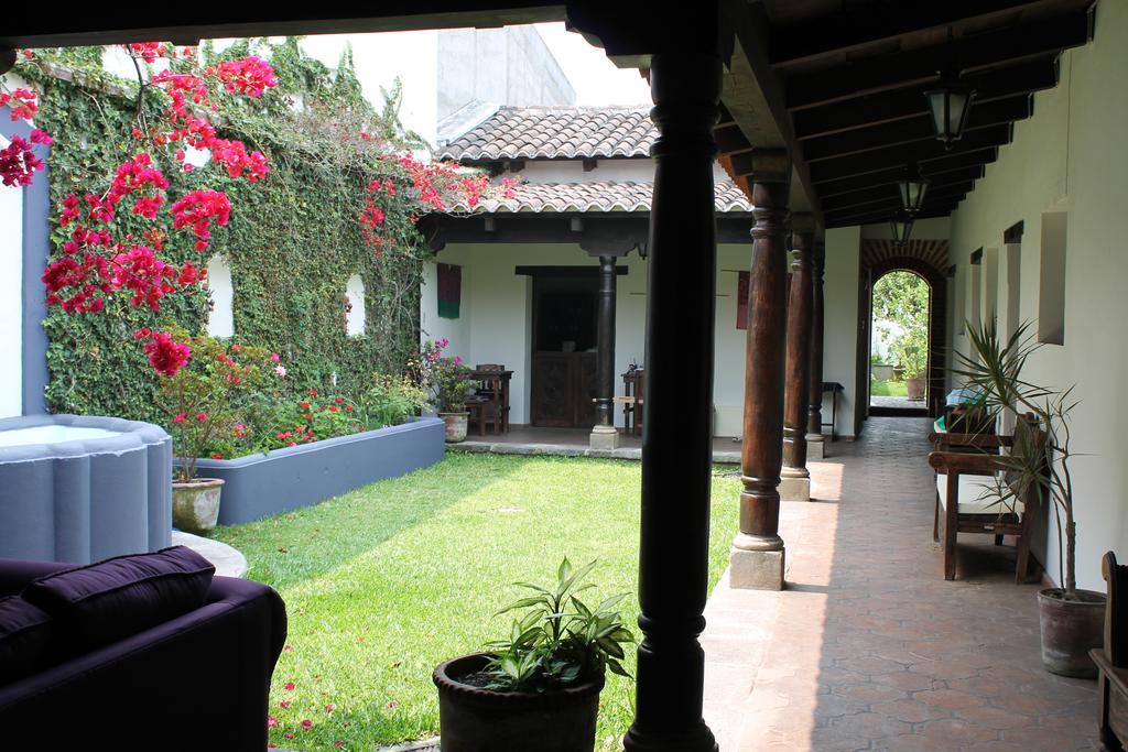 Bed and Breakfast Casa Naranjo Антигуа-Гватемала Экстерьер фото